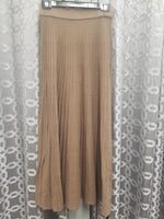 Draw 8187016-B Pleated Knit Maxi Skirt